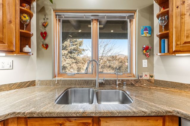 16 Cuesta Road, Santa Fe, NM 87508