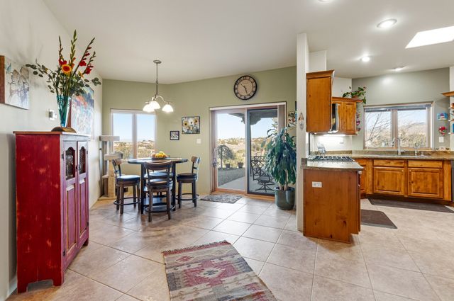 16 Cuesta Road, Santa Fe, NM 87508