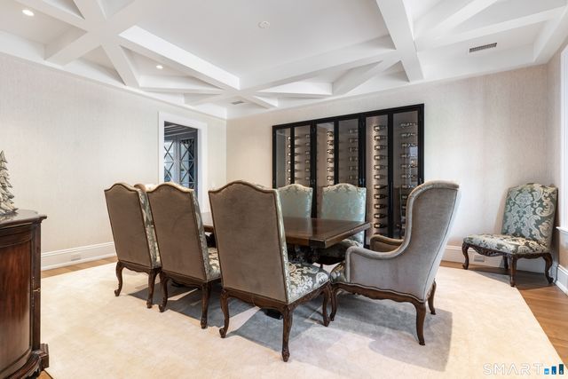 379 Ocean Drive West, Stamford, CT 06902