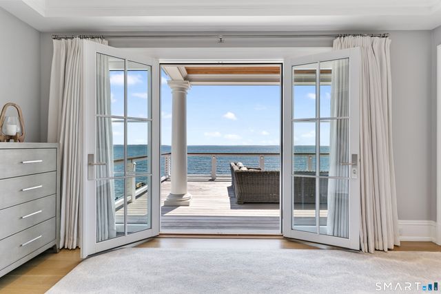 379 Ocean Drive West, Stamford, CT 06902