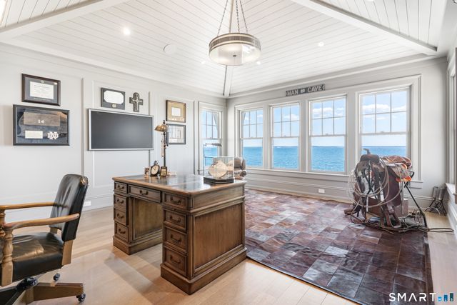 379 Ocean Drive West, Stamford, CT 06902