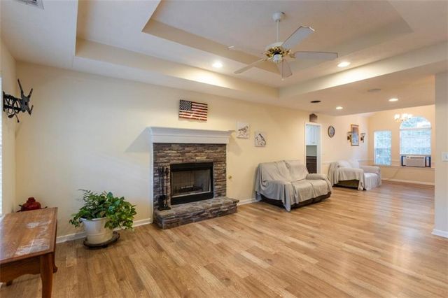 512 Lindsey Way, Social Circle, GA 30025