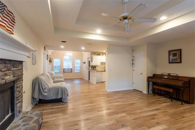 512 Lindsey Way, Social Circle, GA 30025