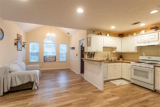 512 Lindsey Way, Social Circle, GA 30025
