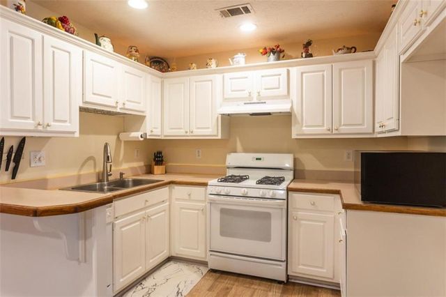 512 Lindsey Way, Social Circle, GA 30025