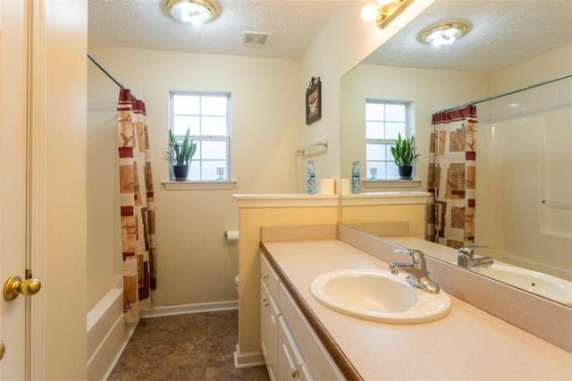 512 Lindsey Way, Social Circle, GA 30025