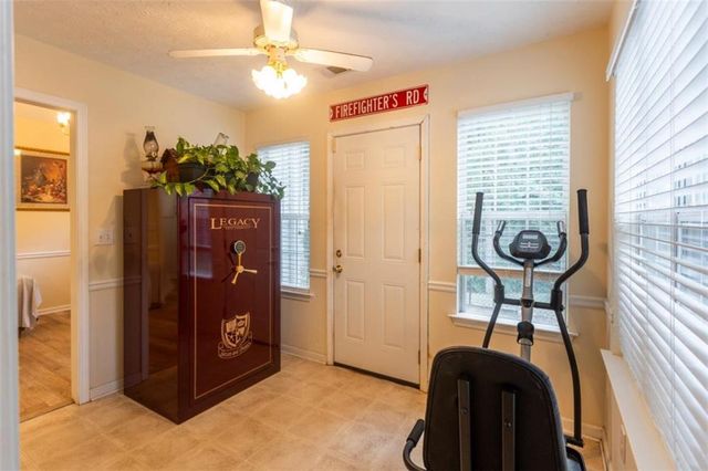 512 Lindsey Way, Social Circle, GA 30025
