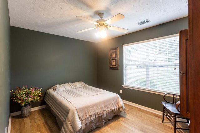 512 Lindsey Way, Social Circle, GA 30025