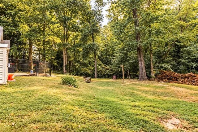 512 Lindsey Way, Social Circle, GA 30025