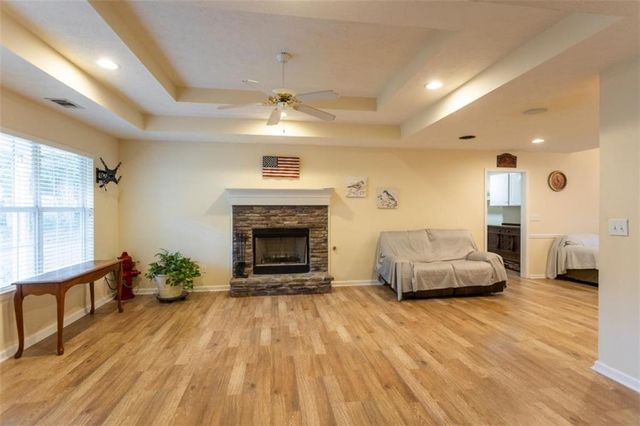 512 Lindsey Way, Social Circle, GA 30025