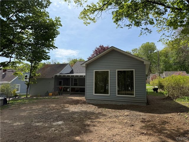 52 Beechwood Road, New Hartford, NY 13413