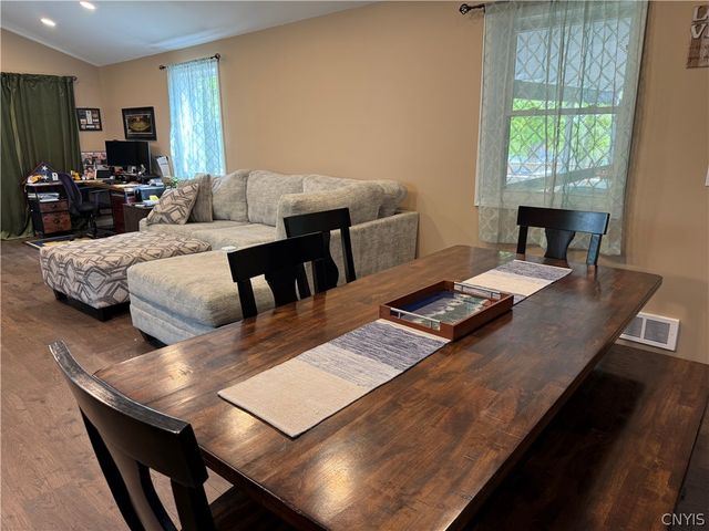 52 Beechwood Road, New Hartford, NY 13413