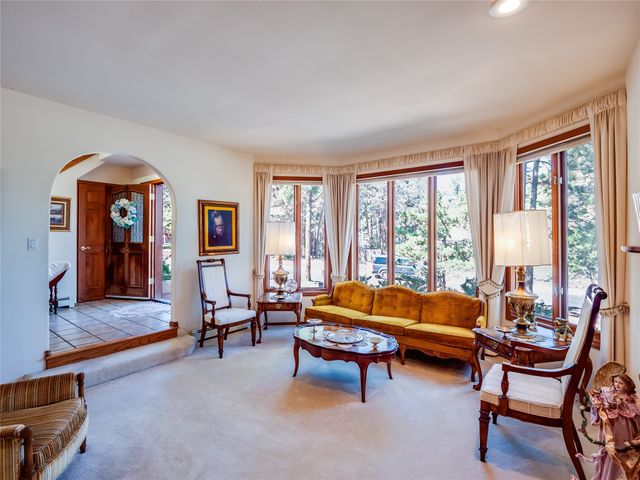 2176 La Tierra, Los Alamos, NM 87544