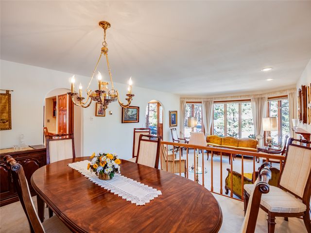 2176 La Tierra, Los Alamos, NM 87544