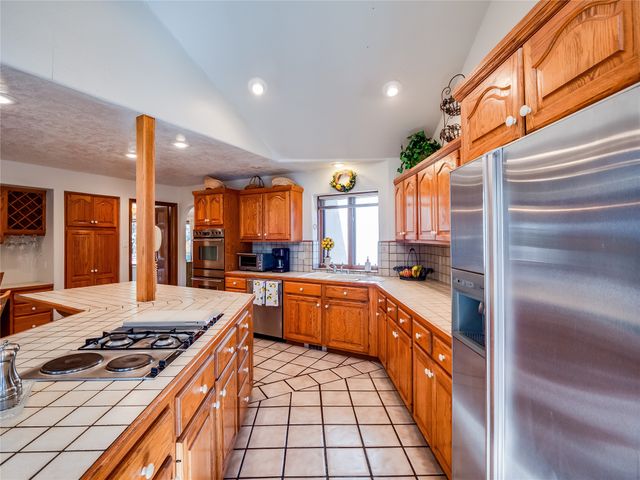 2176 La Tierra, Los Alamos, NM 87544