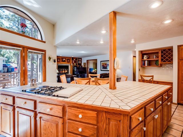 2176 La Tierra, Los Alamos, NM 87544