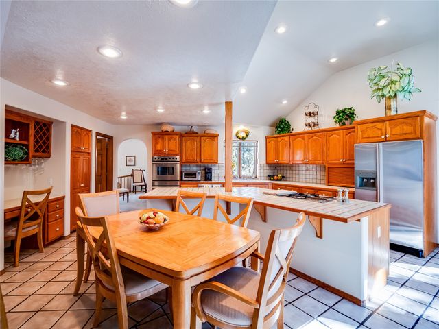 2176 La Tierra, Los Alamos, NM 87544