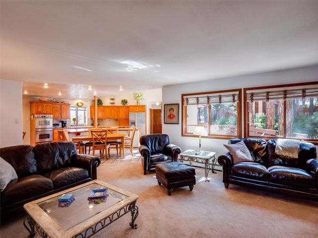 2176 La Tierra, Los Alamos, NM 87544