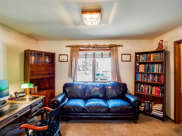 2176 La Tierra, Los Alamos, NM 87544