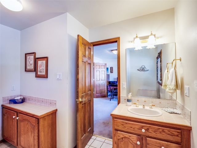 2176 La Tierra, Los Alamos, NM 87544
