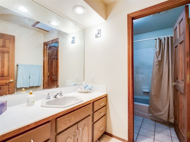 2176 La Tierra, Los Alamos, NM 87544