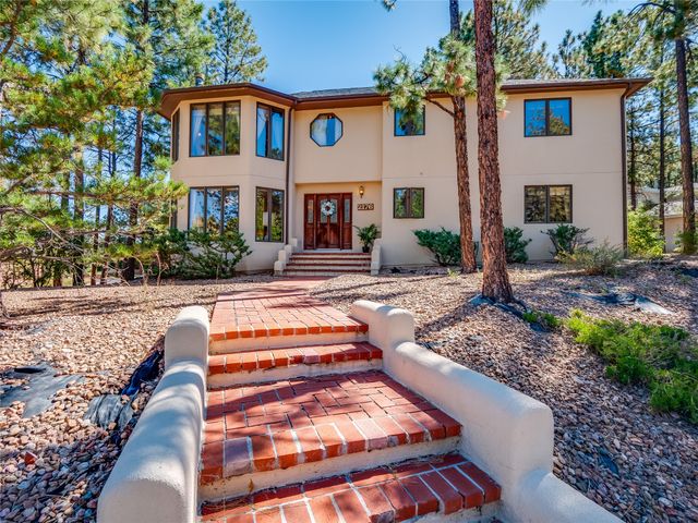 2176 La Tierra, Los Alamos, NM 87544