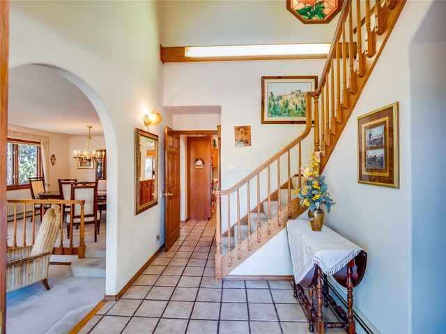 2176 La Tierra, Los Alamos, NM 87544