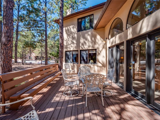 2176 La Tierra, Los Alamos, NM 87544
