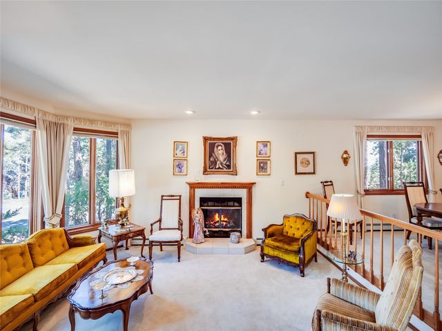 2176 La Tierra, Los Alamos, NM 87544