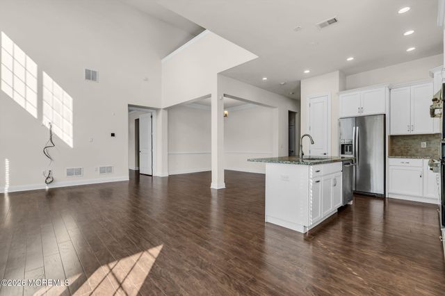 27 Flagstone Court, Freehold, NJ 07728