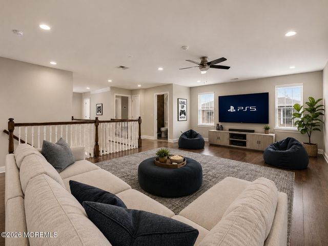 27 Flagstone Court, Freehold, NJ 07728