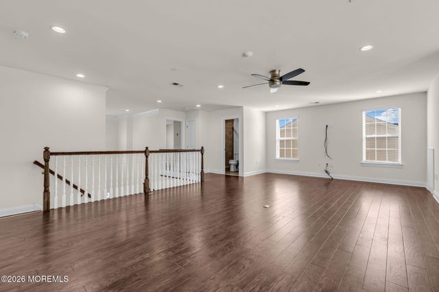 27 Flagstone Court, Freehold, NJ 07728