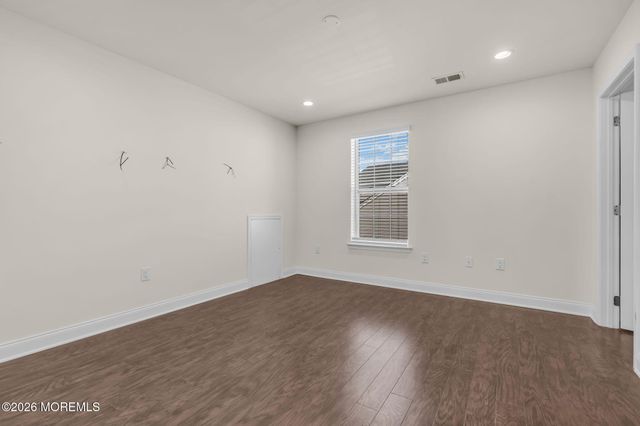 27 Flagstone Court, Freehold, NJ 07728