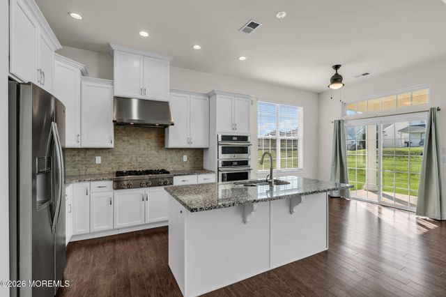 27 Flagstone Court, Freehold, NJ 07728