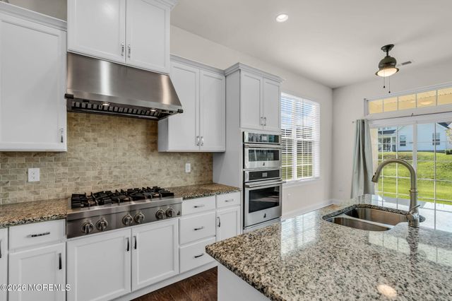 27 Flagstone Court, Freehold, NJ 07728