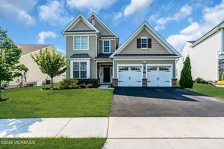 27 Flagstone Court, Freehold, NJ 07728
