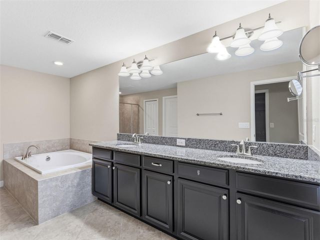 17337 OLD TOBACCO RD, Lutz, FL 33558