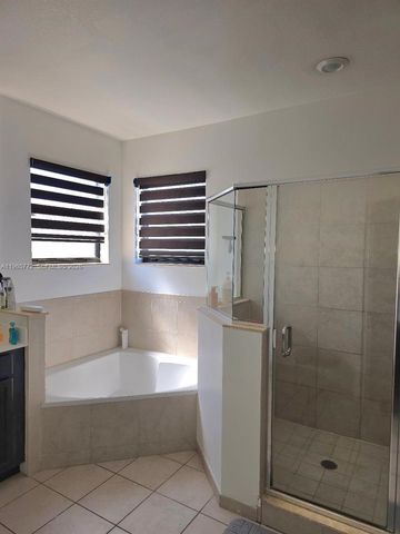 24122 SW 117th Path 24122, Homestead, FL 33032