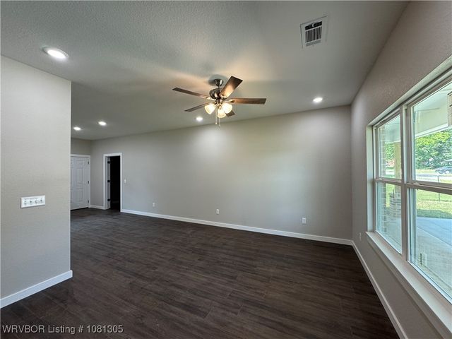 806 S Ada Street, Muldrow, OK 74948