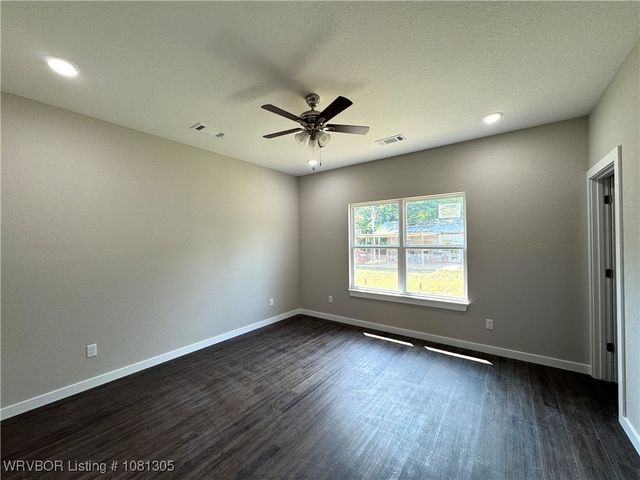 806 S Ada Street, Muldrow, OK 74948