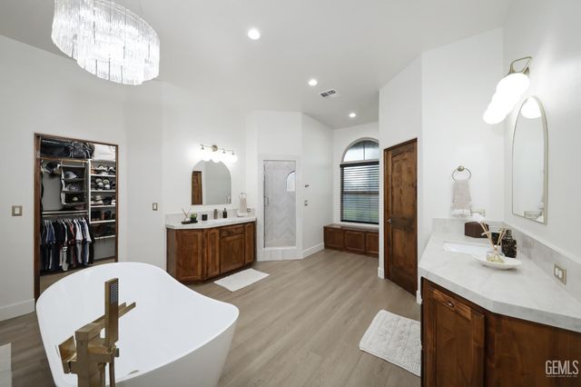 14912 Henderson Avenue, Bakersfield, CA 93314