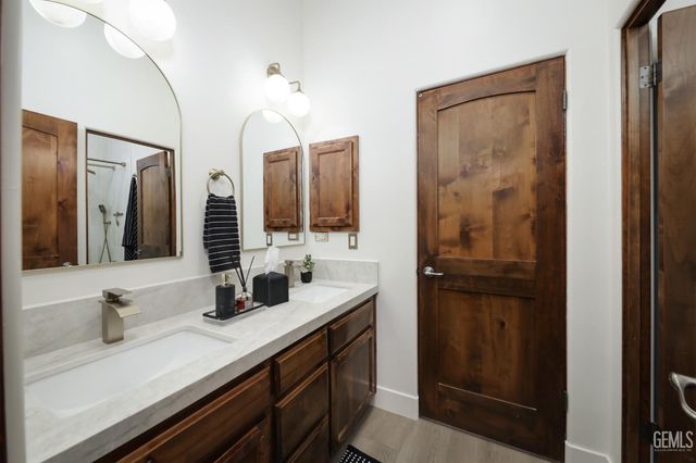 14912 Henderson Avenue, Bakersfield, CA 93314