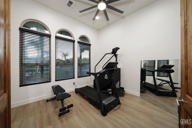 14912 Henderson Avenue, Bakersfield, CA 93314