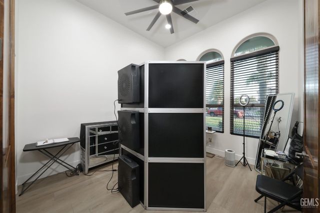 14912 Henderson Avenue, Bakersfield, CA 93314