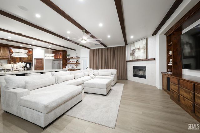 14912 Henderson Avenue, Bakersfield, CA 93314