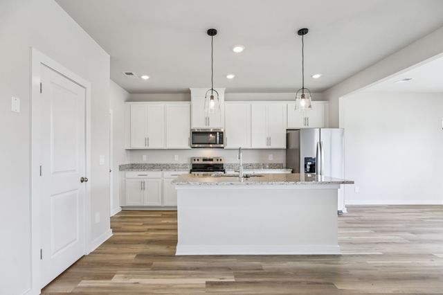 1770 Flora Grv, Hermitage, TN 37076