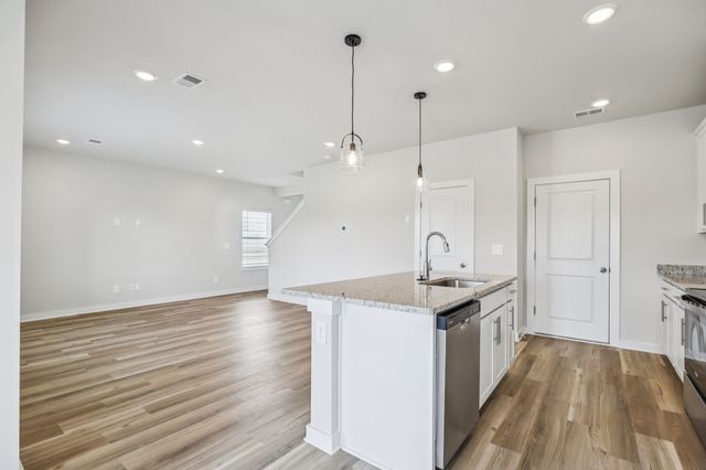 1770 Flora Grv, Hermitage, TN 37076
