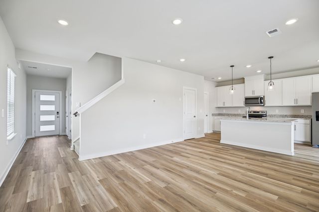 1770 Flora Grv, Hermitage, TN 37076