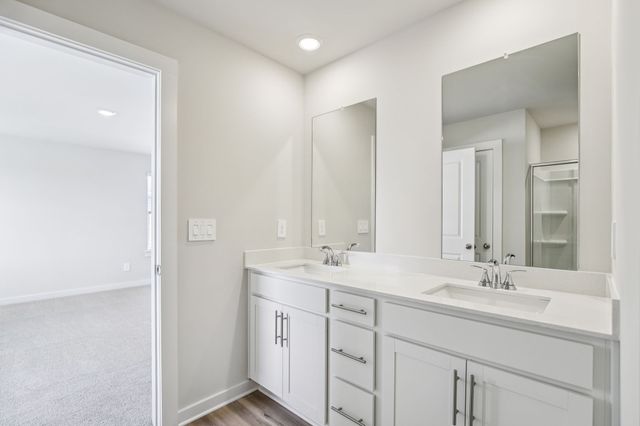 1770 Flora Grv, Hermitage, TN 37076