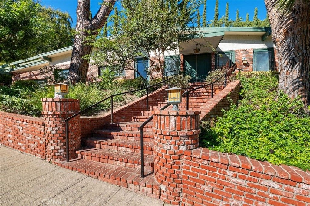 3635 Royal Woods, Sherman Oaks, CA 91403 — photo 2